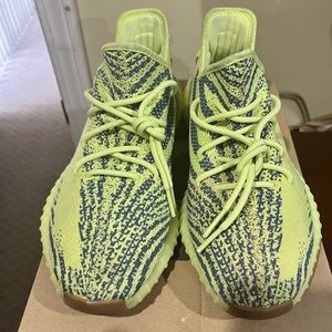 Authentic Adidas Yeezy Boost 350 V2